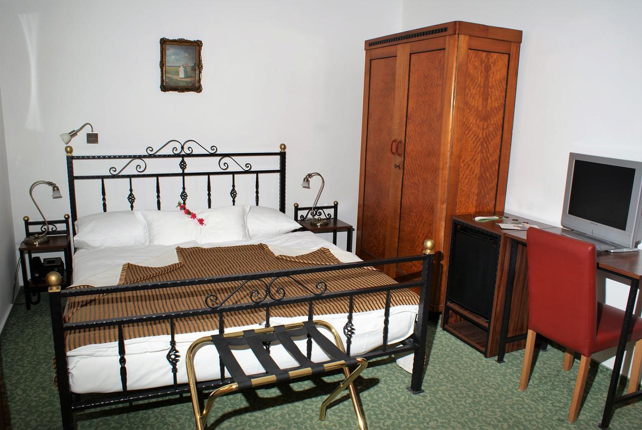 Hotel Park Potony Kültér fotó